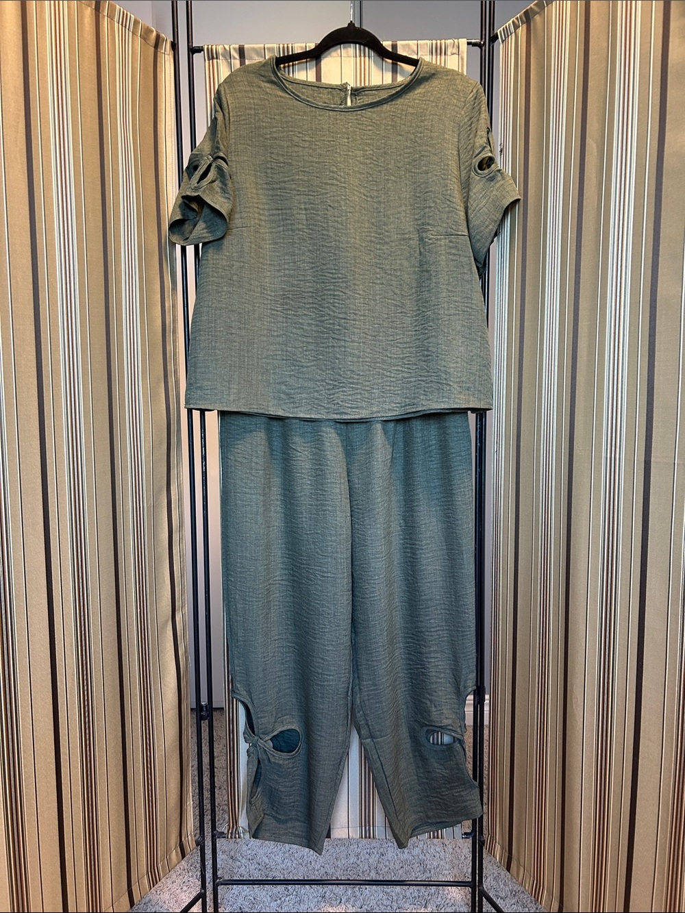 NWOT olive pant suit